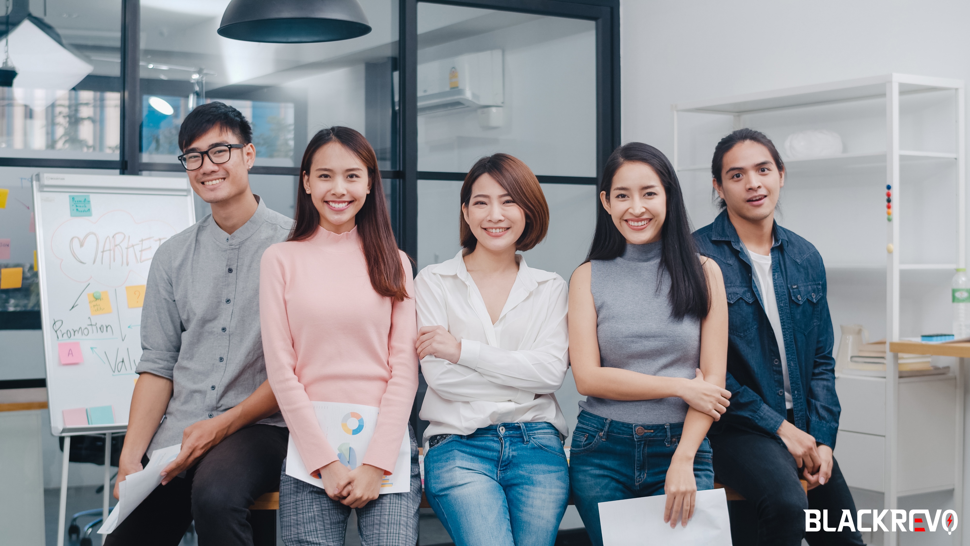 group-photo-digital-marketing-specialists